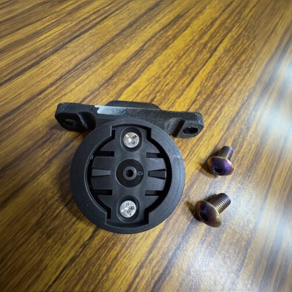 3D Printing File Free - Czarny uchwyt na lampkę rowerową z